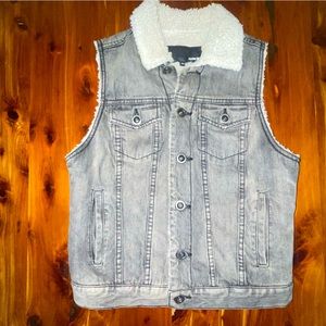 Hurley vintage looking Sherpa-lined black denim jean vest size XS